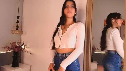 Snapshot of susana__sanchez chatting on 10.26.25  SUSANA  online show from 10.26.25