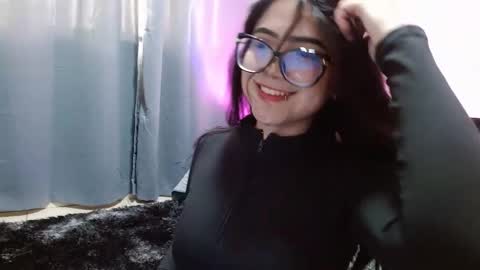 Snapshot of susana_hank chatting on 01.29.25 susana online show from 01.29.25
