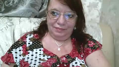 Snapshot of susanaahsun chatting on 02.11.25 SusanaAhSun online show from 02.11.25