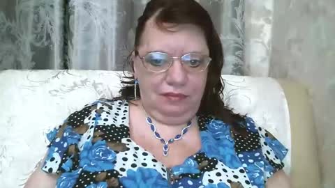 Snapshot of susanaahsun chatting on 10.10.25 SusanaAhSun online show from 10.10.25