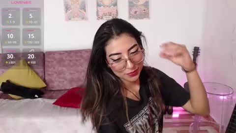 Susana hendrix    online show from 01.12.26