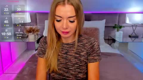 Snapshot of susanblare chatting on 10.10.25 Susan online show from 10.10.25