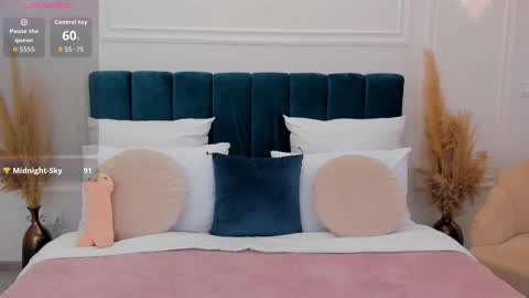 Snapshot of susanblare chatting on 11.10.25 Susan online show from 11.10.25