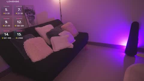  Sus Moore  online show from 02.19.26