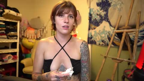 Snapshot of sushifox chatting on 11.07.25 online show from 11.07.25