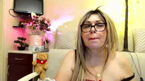 Snapshot of susiexnoreen chatting on 06.21.26 SusiexNoreen online show from 06.21.26
