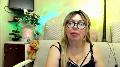 Snapshot of susiexnoreen chatting on 06.23.26 SusiexNoreen online show from 06.23.26