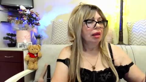 Snapshot of susiexnoreen chatting on 06.26.26 SusiexNoreen online show from 06.26.26