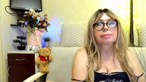 Snapshot of susiexnoreen chatting on 06.28.26 SusiexNoreen online show from 06.28.26