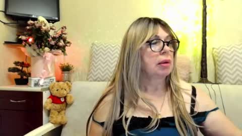 Snapshot of susiexnoreen chatting on 06.30.26 SusiexNoreen online show from 06.30.26