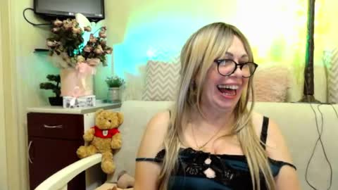 Snapshot of susiexnoreen chatting on 07.07.26 SusiexNoreen online show from 07.07.26