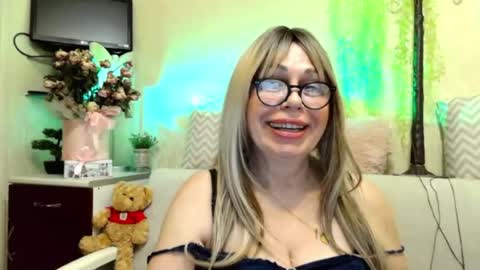 Snapshot of susiexnoreen chatting on 07.09.26 SusiexNoreen online show from 07.09.26