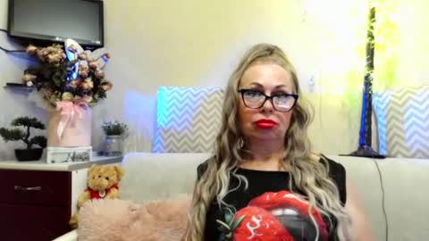 Snapshot of susiexnoreen chatting on 07.24.26 SusiexNoreen online show from 07.24.26