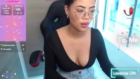 Snapshot of sussan_love01 chatting on 03.07.25 Susan online show from 03.07.25