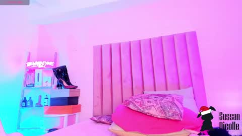 Snapshot of sussan_nicolle1 chatting on 12.17.24 Sussan Nicole online show from 12.17.24