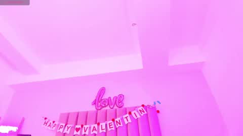 Snapshot of sussan_nicolle1 chatting on 02.25.25 Sussan Nicole online show from 02.25.25