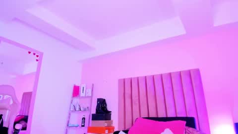 Snapshot of sussan_nicolle1 chatting on 09.27.25 Sussan Nicole online show from 09.27.25