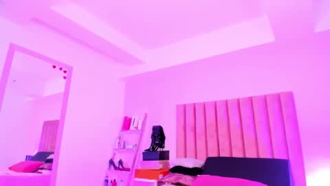 Snapshot of sussan_nicolle1 chatting on 11.04.25 Sussan Nicole online show from 11.04.25