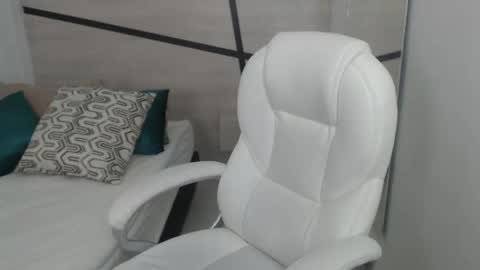 sussy leon online show from 01.17.25