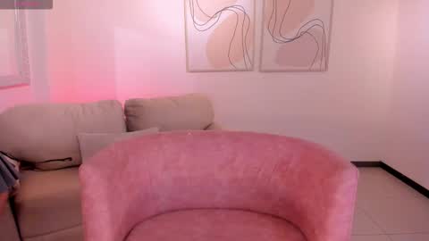 Sussy Bell online show from 10.02.25