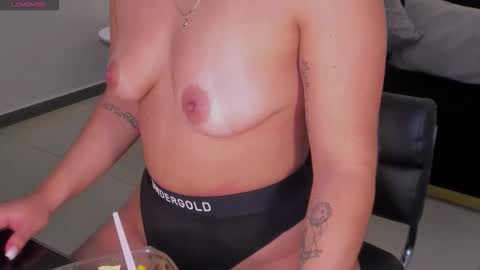 Sussy Bell online show from 12.02.25