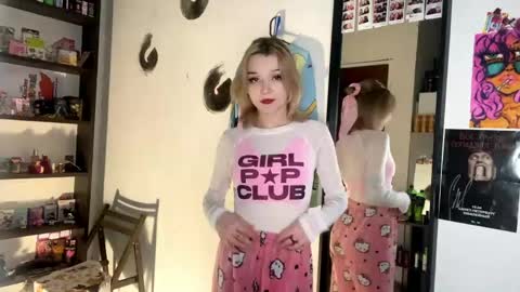 Suzanna online show from 04.20.26