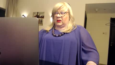 Snapshot of suzannebanci chatting on 09.19.25 My name is Sissy or more fully Suzanna Aprilia Maria Mariquita Catarina Chinita Banci. Soy una puta - que chimba ladybug online show from 09.19.25