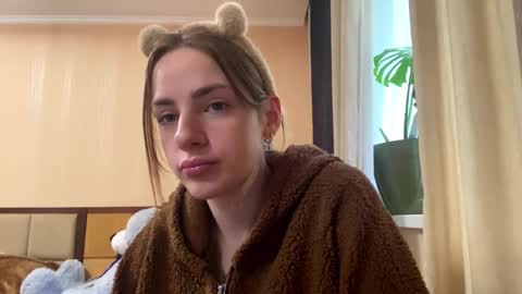 Emila online show from 04.18.26