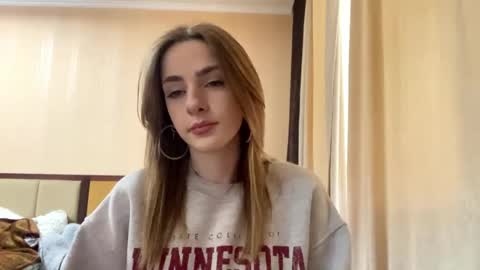 Emila online show from 04.23.26