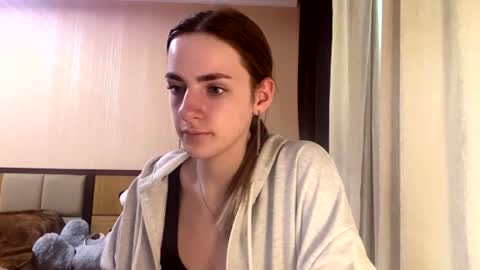 Emila online show from 06.29.26