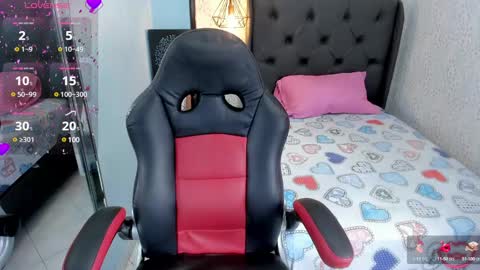 S U Z E T  online show from 01.08.25