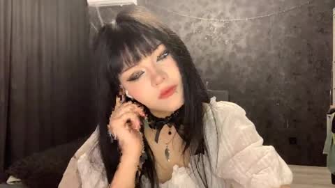 EmilySuonn online show from 04.21.26