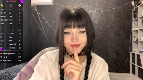 EmilySuonn online show from 05.12.26