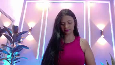 Snapshot of suzyfox chatting on 03.12.26 Suzy online show from 03.12.26