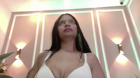 Snapshot of suzyfox chatting on 03.15.26 Suzy online show from 03.15.26