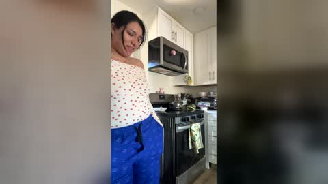 Suzy online show from 03.12.26