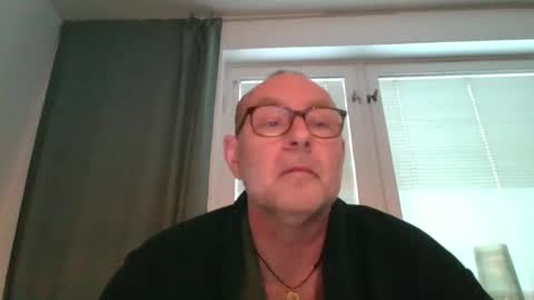 Snapshot of svenskdaddy chatting on 01.14.25 svenskdaddy online show from 01.14.25