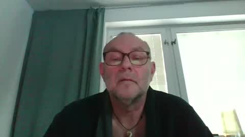 Snapshot of svenskdaddy chatting on 01.16.25 svenskdaddy online show from 01.16.25