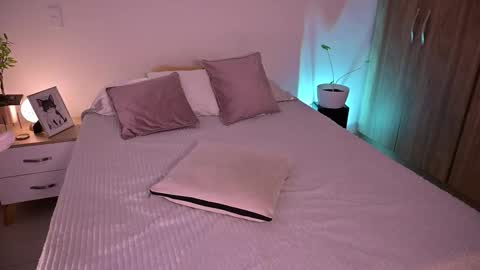 Snapshot of sw_sofi chatting on 09.19.25 Sofis schedule 10pm until 4am GMT-5 online show from 09.19.25