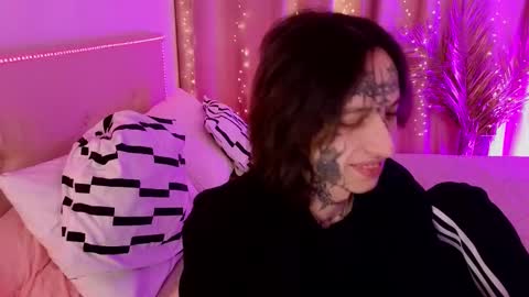 Snapshot of swagamee chatting on 03.25.26 Eric online show from 03.25.26