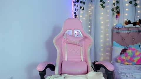 Daniela age 21 online show from 04.25.26