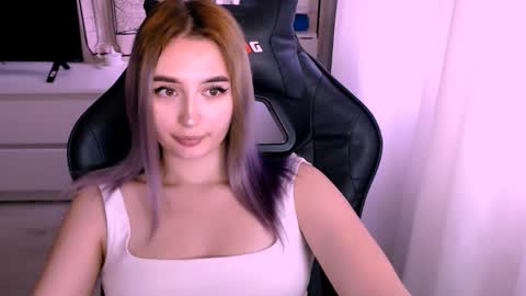 Snapshot of sweeet_baby0 chatting on 10.09.25 Kate online show from 10.09.25