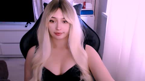 Snapshot of sweeet_baby0 chatting on 10.17.25 Kate online show from 10.17.25