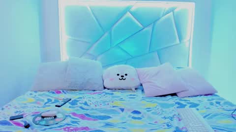 Nikki model independent online show from 11.08.25