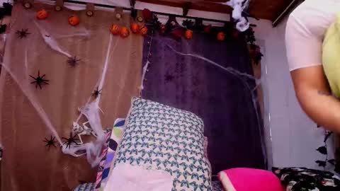 Snapshot of sweegirl_ chatting on 10.24.25 Debora online show from 10.24.25