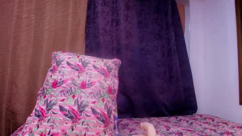 Snapshot of sweegirl_ chatting on 11.01.25 Debora online show from 11.01.25