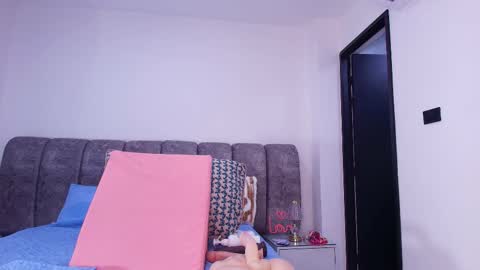 Snapshot of sweegirl_ chatting on 11.15.25 Debora online show from 11.15.25