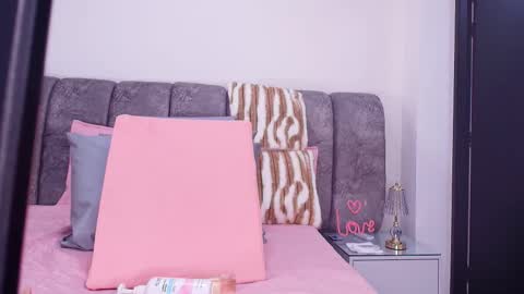 Snapshot of sweegirl_ chatting on 11.18.25 Debora online show from 11.18.25