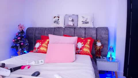 Snapshot of sweegirl_ chatting on 12.05.25 Debora online show from 12.05.25