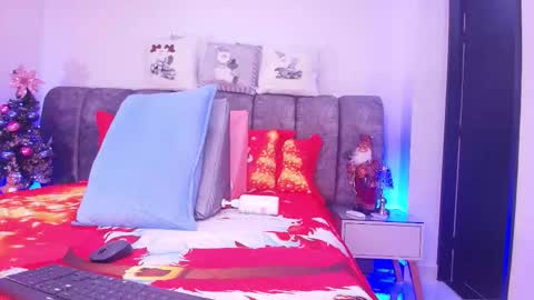 Snapshot of sweegirl_ chatting on 12.19.25 Debora online show from 12.19.25